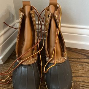 NEW Women's 8in Thinsulate Bean Boots - Size 6